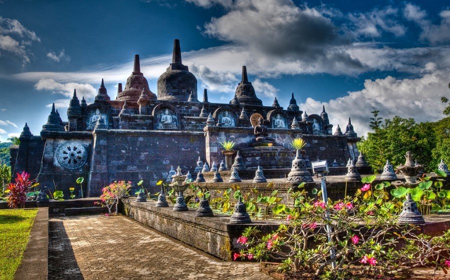 Tranquil North Bali Getaway – Temples, Waterfalls & Hot Springs